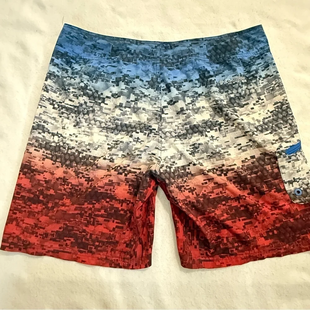 Columbia PFG Offshore II Board Shorts Red White Blue Camo swim trunks 38 9” leg‍
